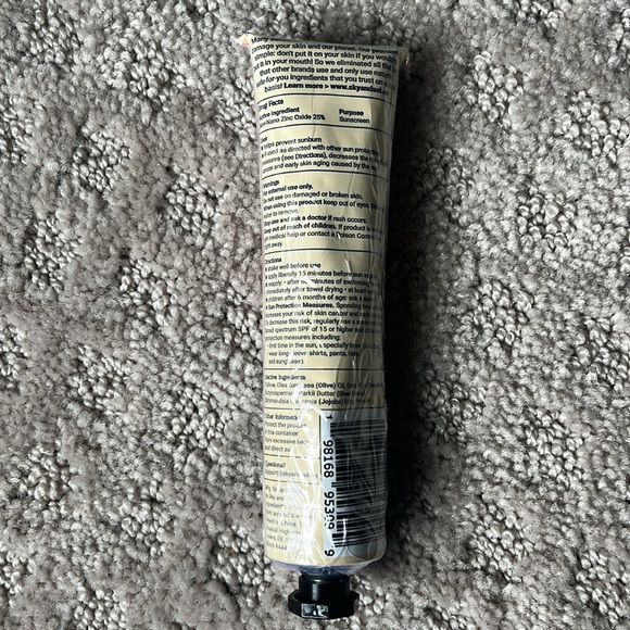 Sky&sol face and body sunscreen 50 - Picture 2 of 2